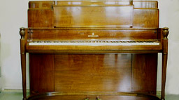 Steinway Studio Upright - 1948 - Stock item 200